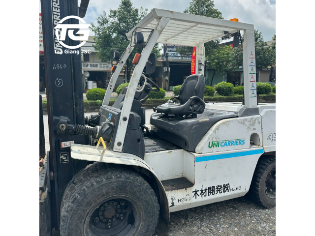 UNICARRIER DIESEL FORKLIFT 4 TON