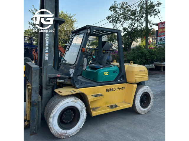 KOMATSU DIESEL FORKLIFT 5 TON